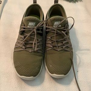 Nike tennis shoes